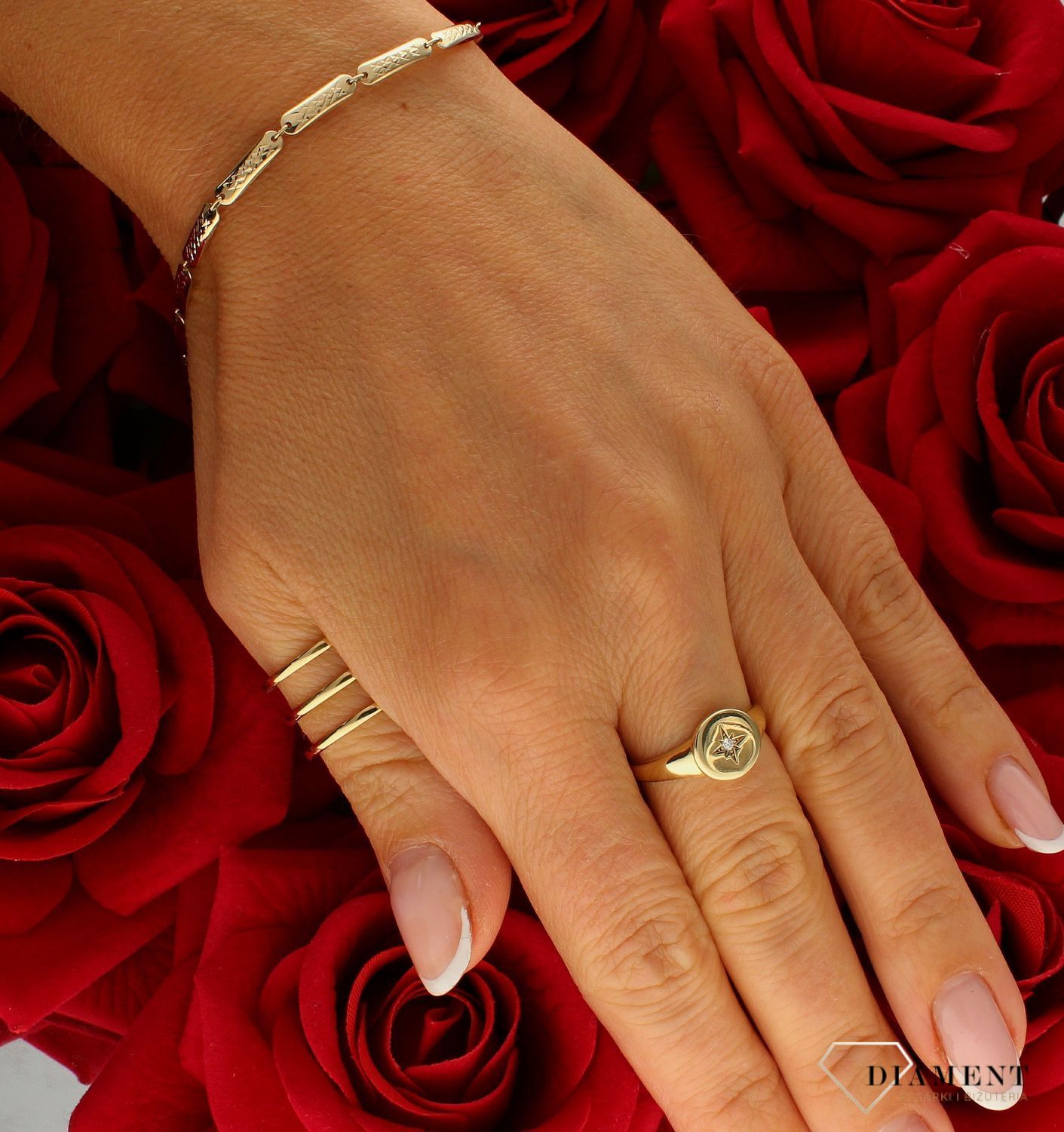 Złota bransoletka damska 375 grawerowane ogniwka BR 6704 375. Bransoletka damska złota. Złota bransoletka damska. Bransoletka damska próby 375. Złota elegancka bransoletka idealna na prezent dla kobiety..jpg